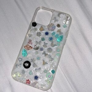 Junk case!! (For iPhone 12 and glows in the dark💗)